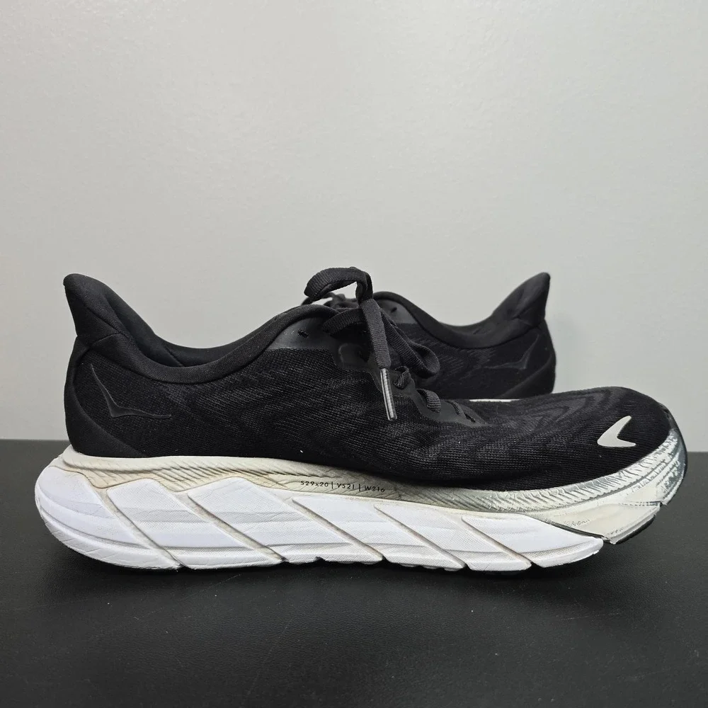 Hoka Shoes Womens Size 10.5B Black White Arahi 6 Performance Running Sneakers